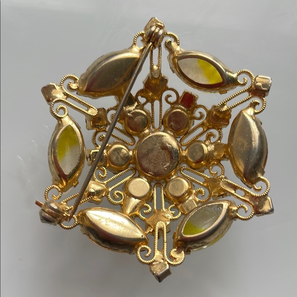 Vintage Juliana Delizza and Elster Uranium Rhinestone Golden Scroll-work Brooch - Picture 2 of 6